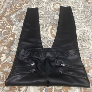 Express womens bottoms Small black with zipper pockets in front 5% spandex